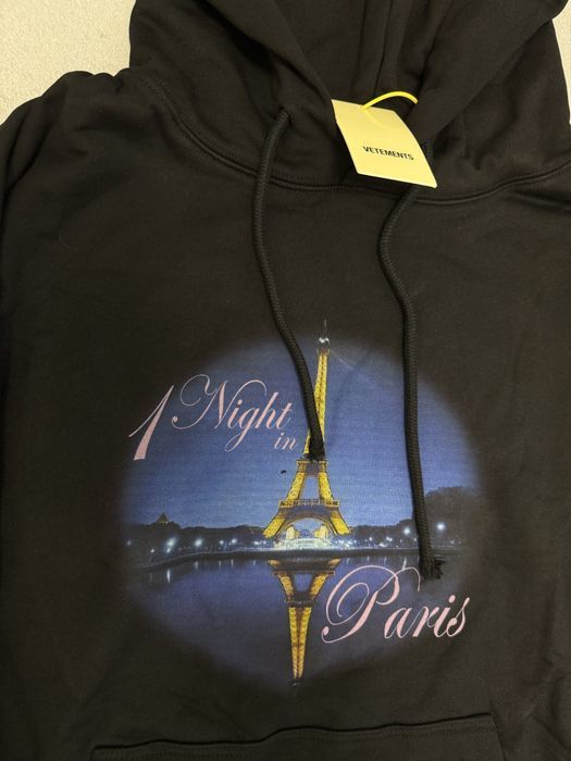 худи Vetements 1 Night in Paris 2025 — фото 2