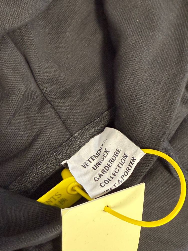 худи Vetements 1 Night in Paris 2025 — фото 4