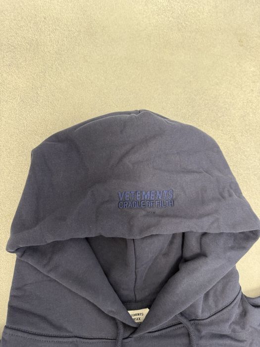 худи Vetements Vampire Cult 2025 — фото 3
