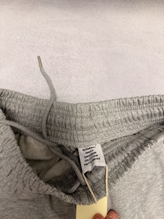 штаны Vetements baggy sporty grey pants acne studios nofaith — фото 3